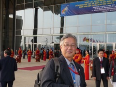 総会開会式会場前